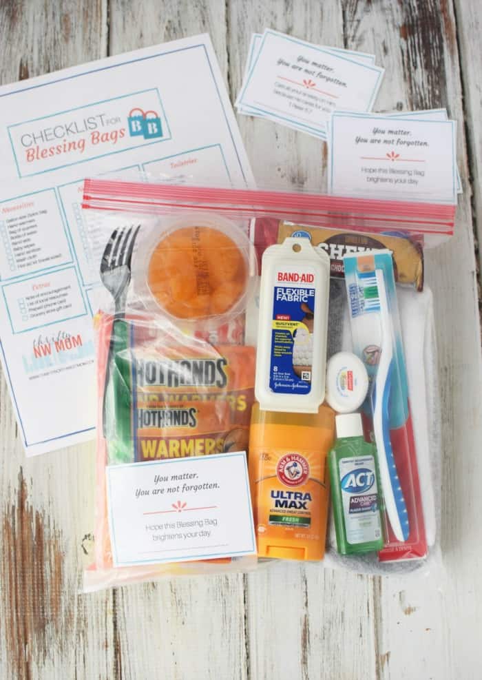 How to Make Blessings Bags for the Homeless + Free Printable